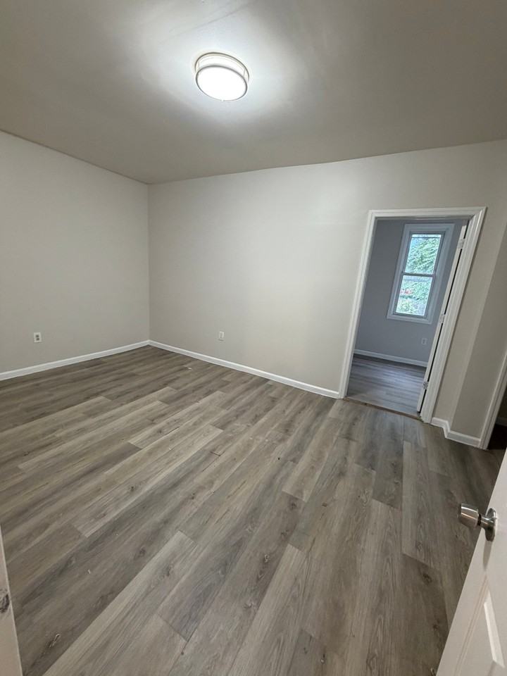 225 New St #1 - Photo 4 of 10