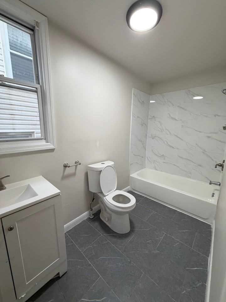 225 New St #1 - Photo 6 of 10