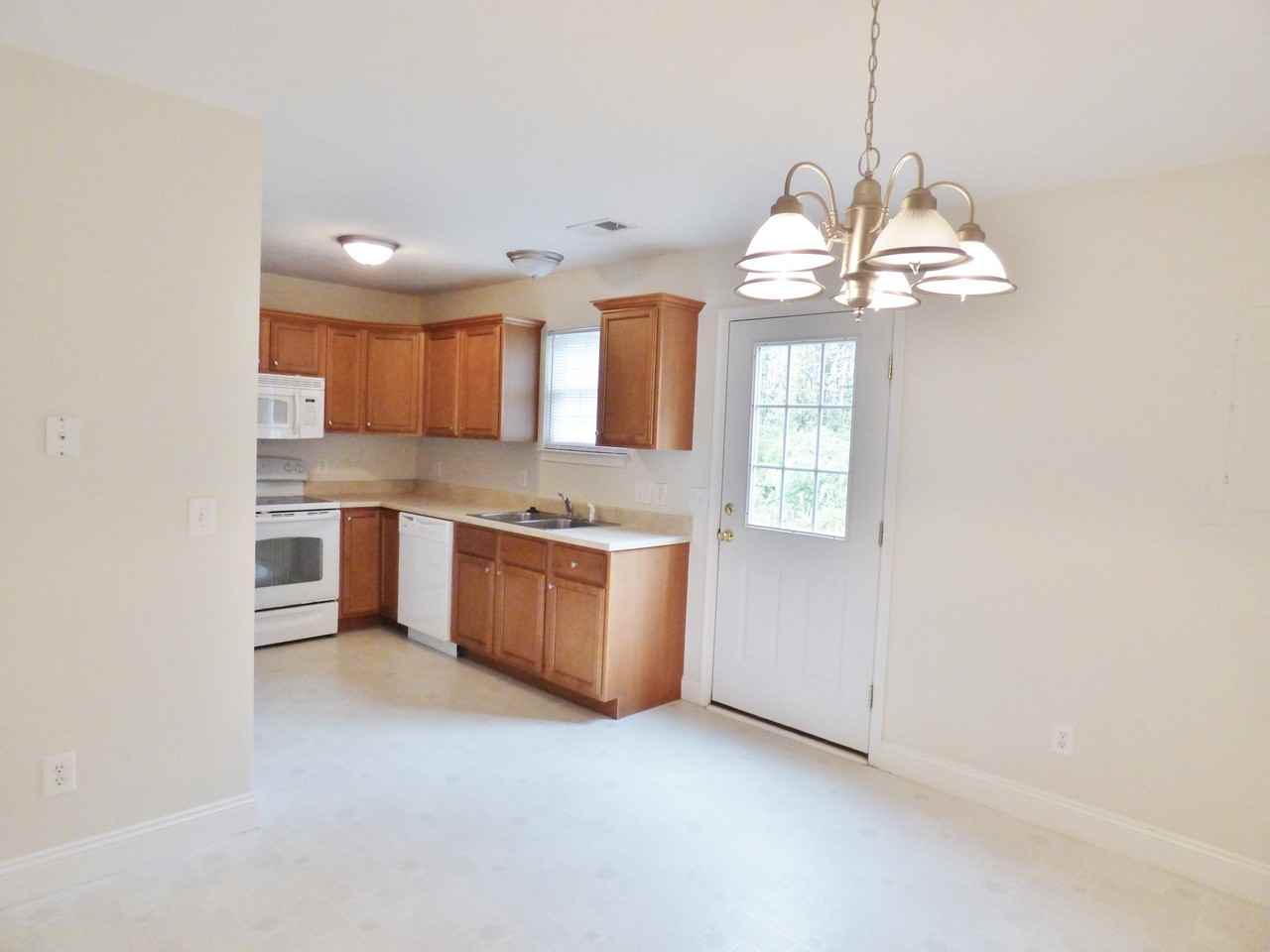 103 12th St #C - Photo 4 of 20