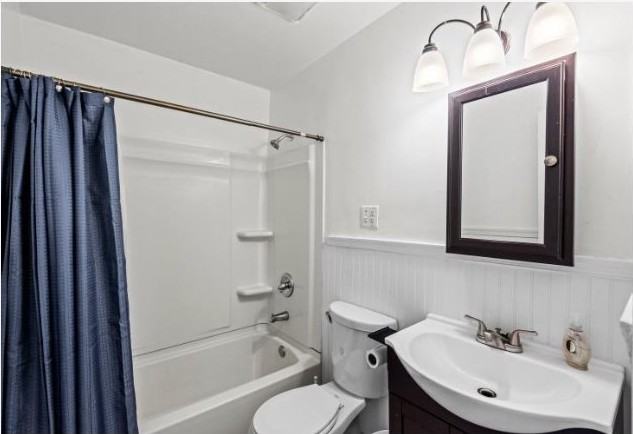206 E 37th St - Photo 3 of 14