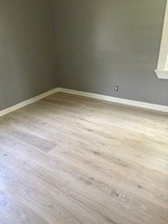 8630 Greenview Ave - Photo 3 of 6