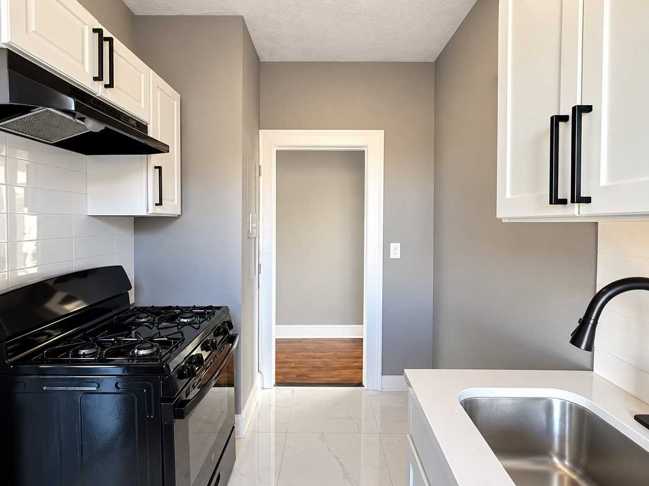719 Arlington Ave #5A - Photo 3 of 7