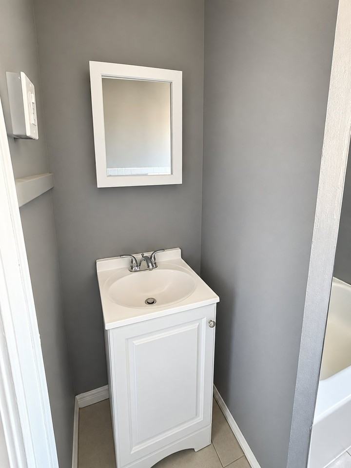 719 Arlington Ave #5A - Photo 6 of 7