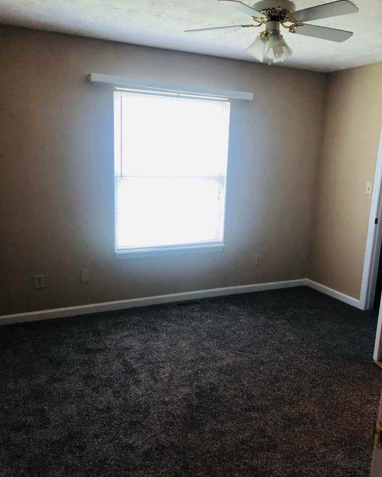 1021 Merrick Dr - Photo 4 of 6
