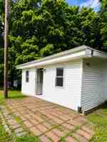 featured image of 995 N Quaker Ln