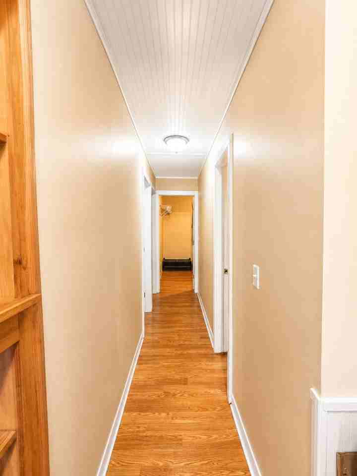 995 N Quaker Ln - Photo 5 of 10