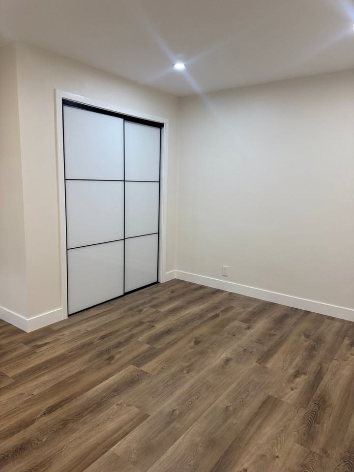 10731 Stanford Ave - Photo 4 of 12