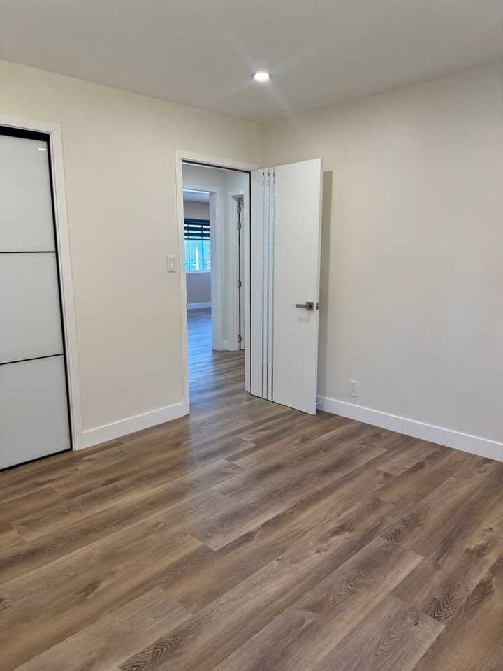 10731 Stanford Ave - Photo 5 of 12