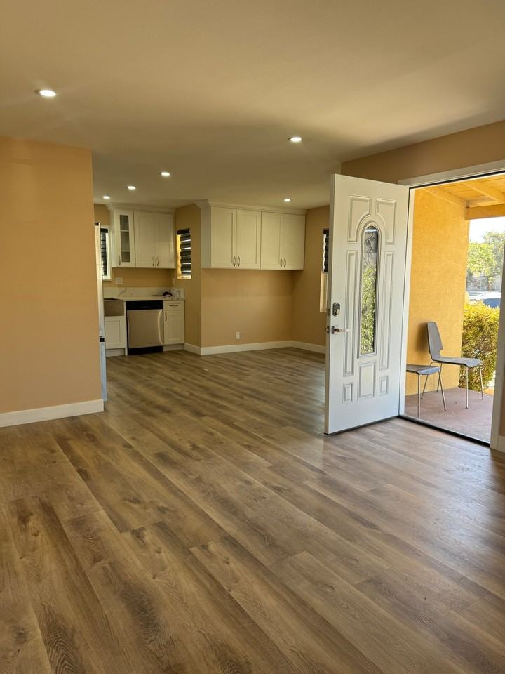 10731 Stanford Ave - Photo 6 of 12