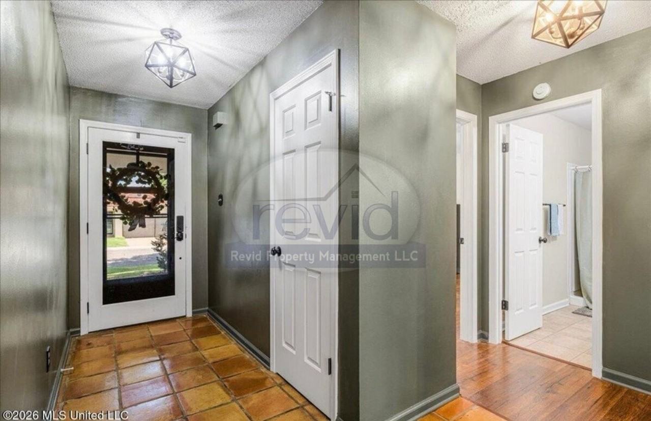 7194 Atterbury Cir E - Photo 5 of 16