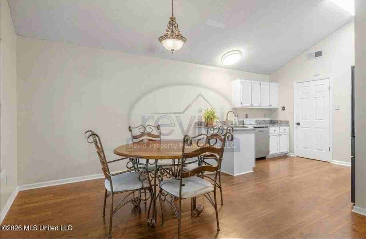 7194 Atterbury Cir E - Photo 6 of 16