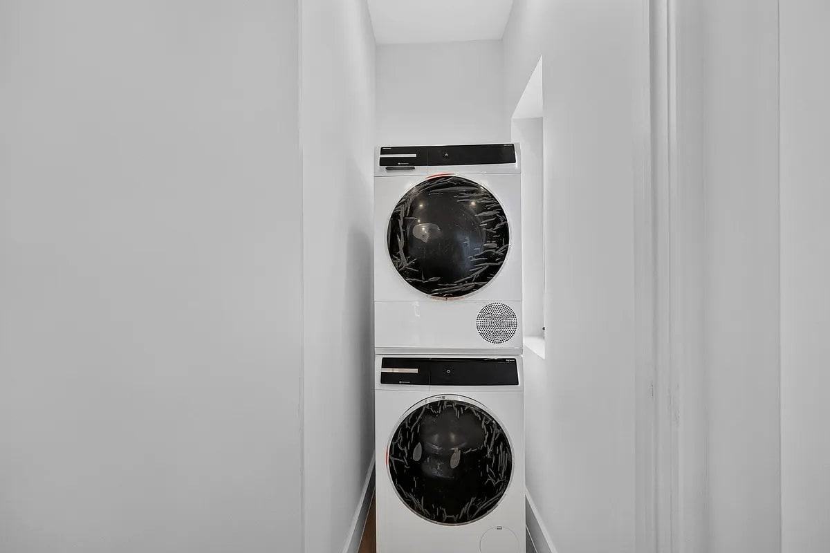205 8th Ave #2R - Photo 5 of 10