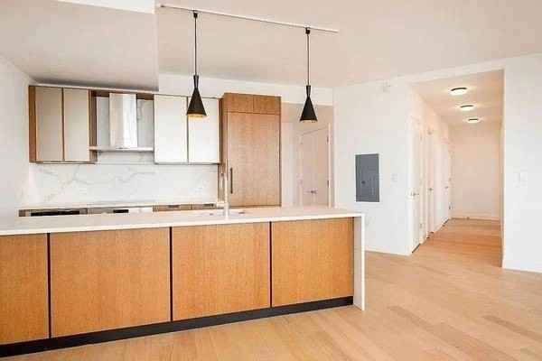 East 54th Street #1504 - Photo 6 of 8