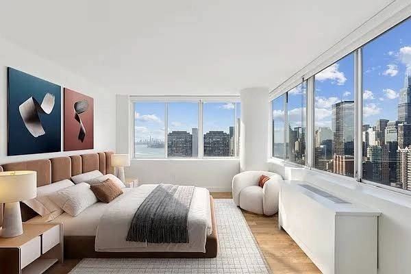 East 54th Street #1504 - Photo 3 of 8