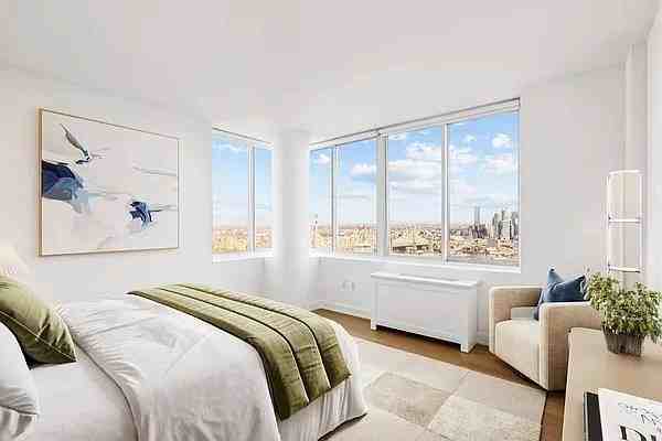 East 54th Street #1504 - Photo 5 of 8