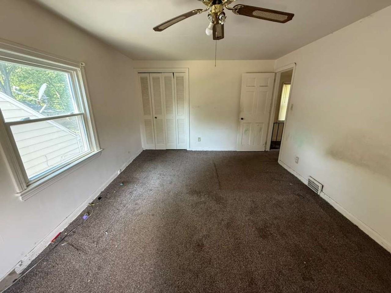 20001 Green Oak Dr - Photo 2 of 13