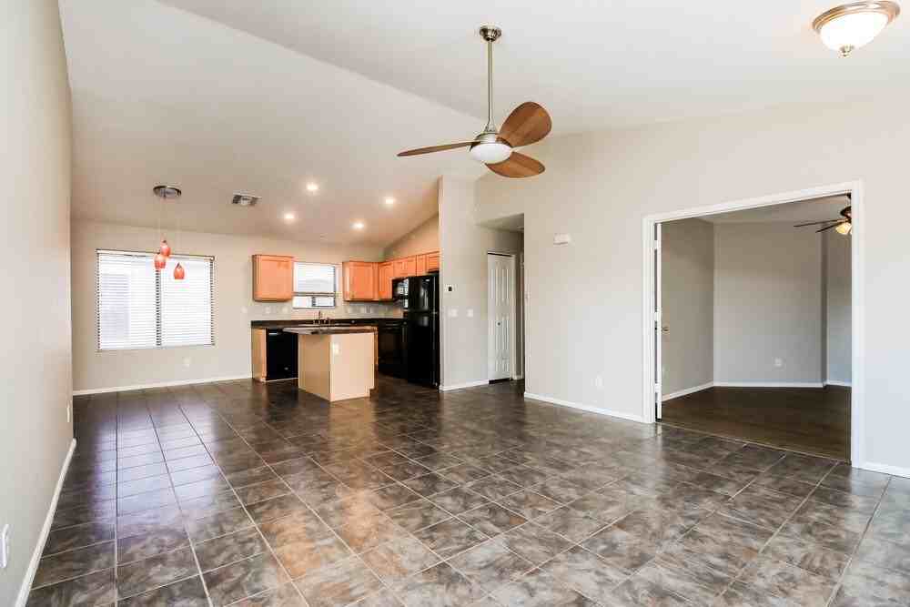 41661 W Sunland Dr - Photo 5 of 16