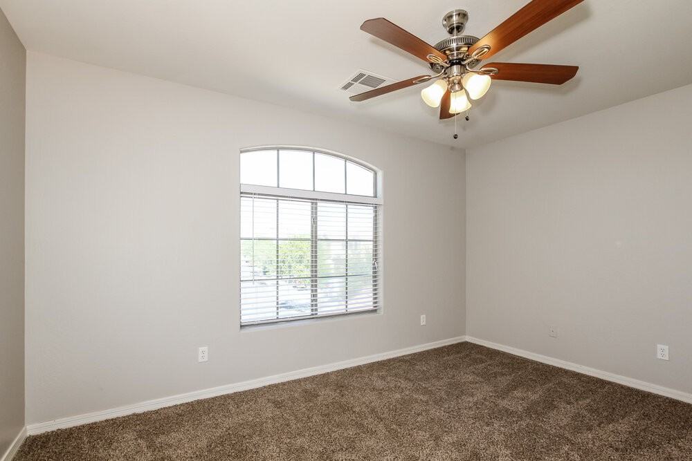 14643 N 174th Ave - Photo 3 of 15