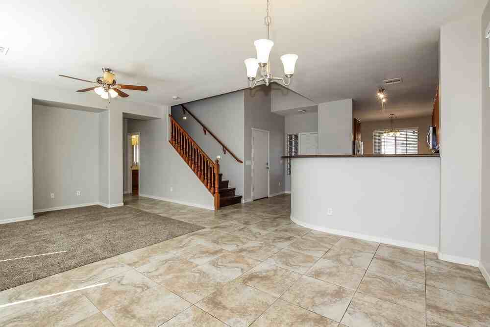 14643 N 174th Ave - Photo 4 of 15
