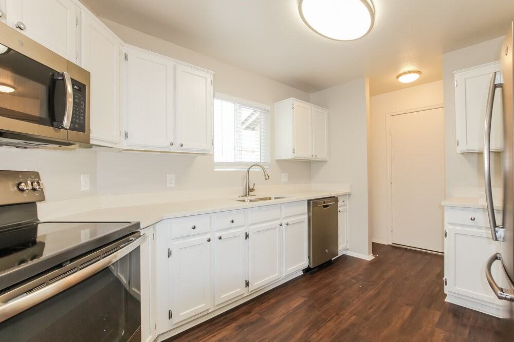 10102 N 66th Ln - Photo 6 of 16