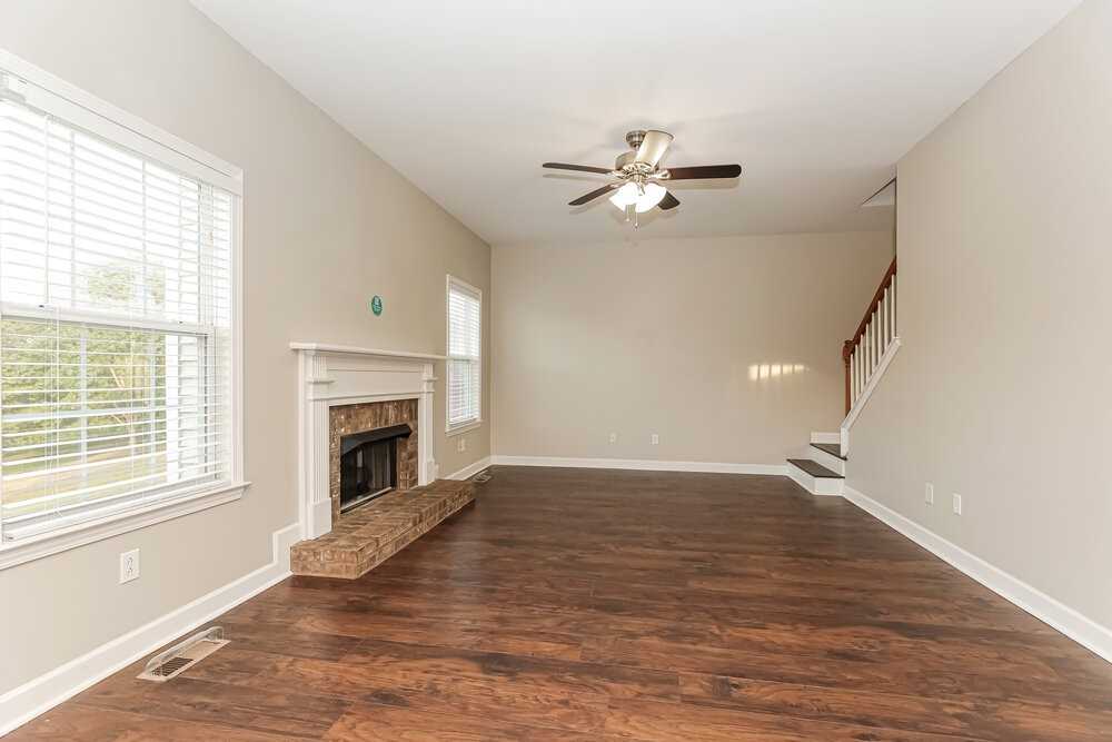 2648 Hansford Dr - Photo 4 of 17