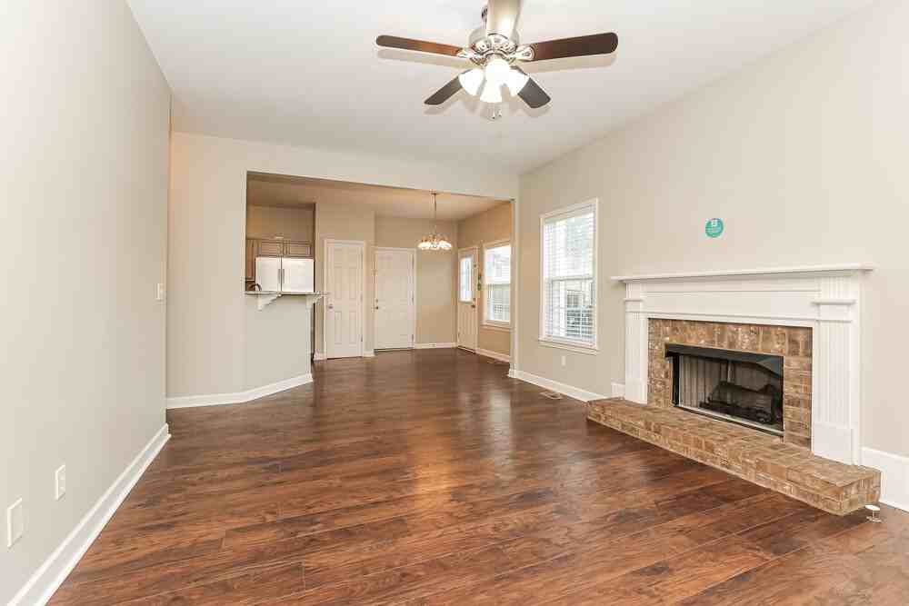 2648 Hansford Dr - Photo 5 of 17