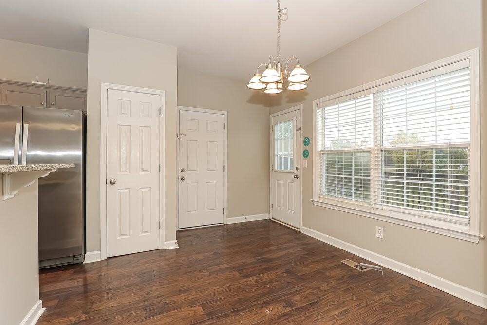 2648 Hansford Dr - Photo 7 of 17