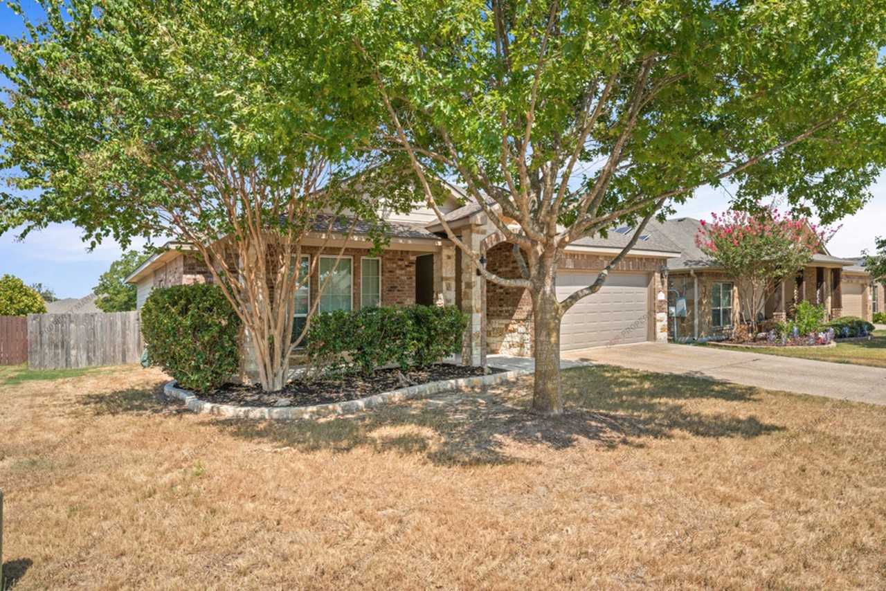 5816 Markham Dr - Photo 3 of 28