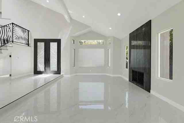 12955 Louise Ave - Photo 3 of 7