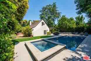 23057 Sylvan St - Photo 1 of 1