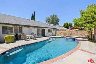 6206 Hesperia Ave - Photo 5 of 8