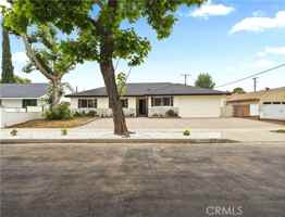 featured image of 18724 Frankfort St