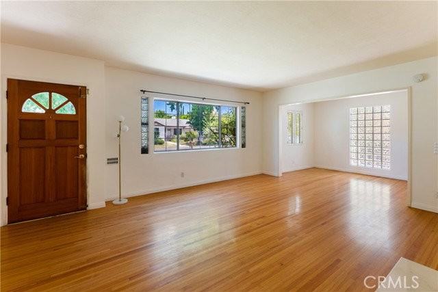 4722 Ventura Canyon Ave - Photo 4 of 6