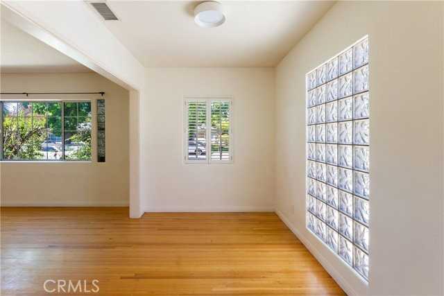 4722 Ventura Canyon Ave - Photo 6 of 6