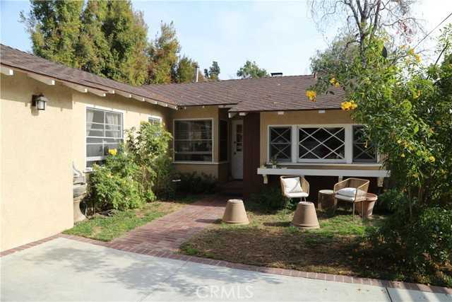 5724 Rhodes Ave - Photo 6 of 8