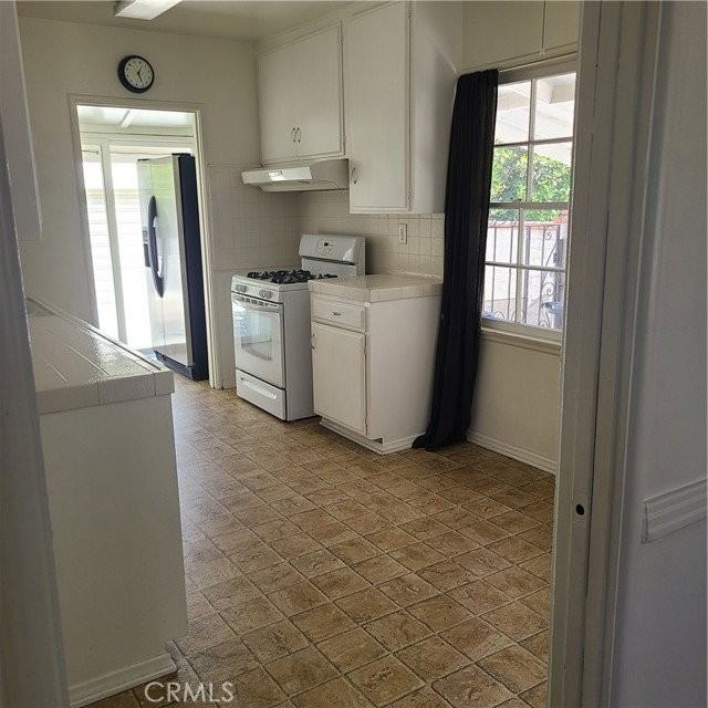 10421 Margate St - Photo 6 of 8