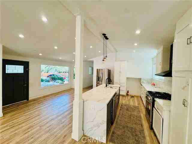 9625 Aqueduct Ave - Photo 7 of 8