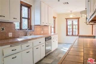 15819 Leadwell St - Photo 4 of 8
