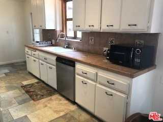 15819 Leadwell St - Photo 5 of 8