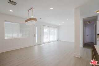 9620 Woodale Ave - Photo 4 of 6