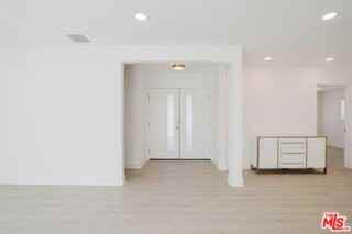 9620 Woodale Ave - Photo 6 of 6