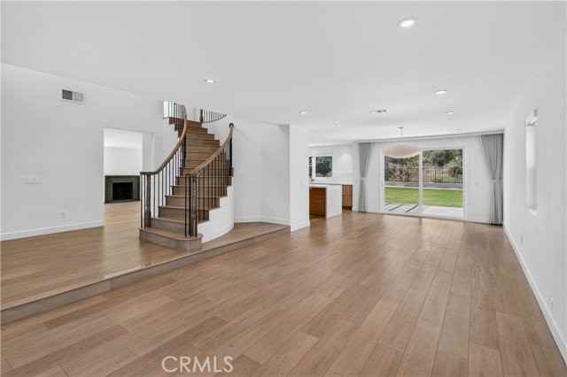 2423 Joel Dr - Photo 4 of 7