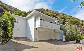 3493 Mandeville Canyon Rd - Photo 2 of 8