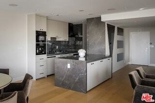 875 Comstock Ave #4B - Photo 3 of 8