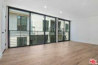 1236 N Fairfax Ave #8 - Photo 4 of 8