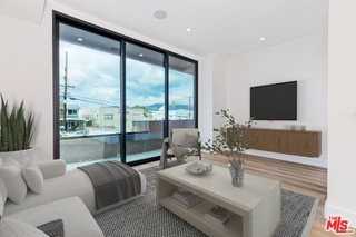 1436 Edgecliffe Dr #103 - Photo 5 of 8