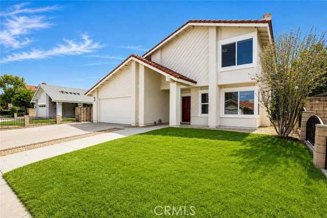 452 Vista Del Norte - Photo 2 of 7
