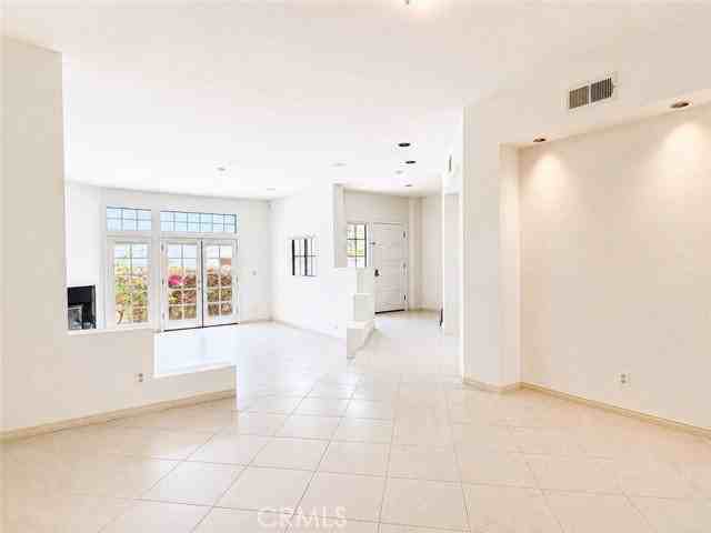 210 S Prospect Ave #4 - Photo 5 of 8