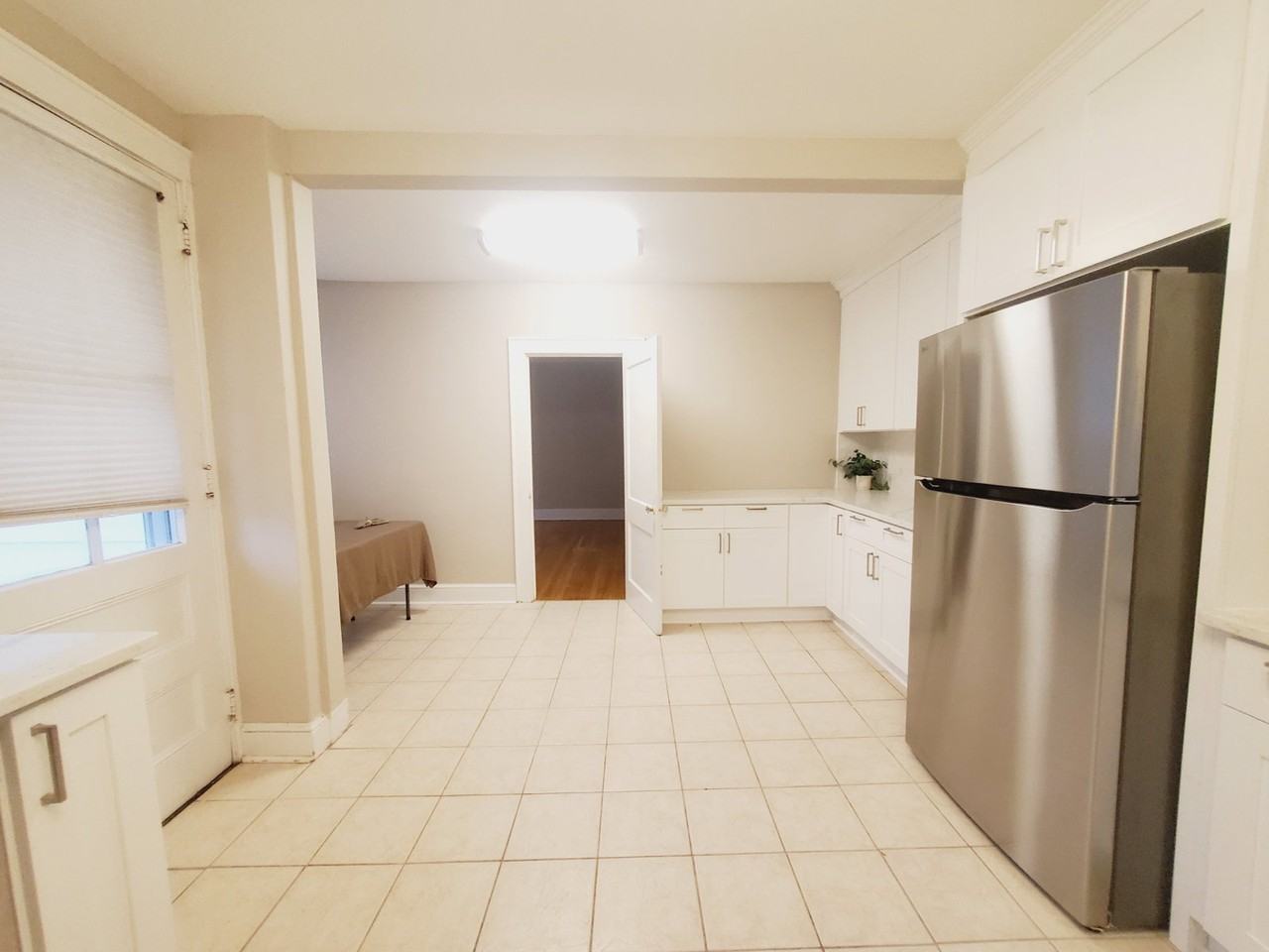 181 Strawberry Hill Ave #1 - Photo 3 of 8