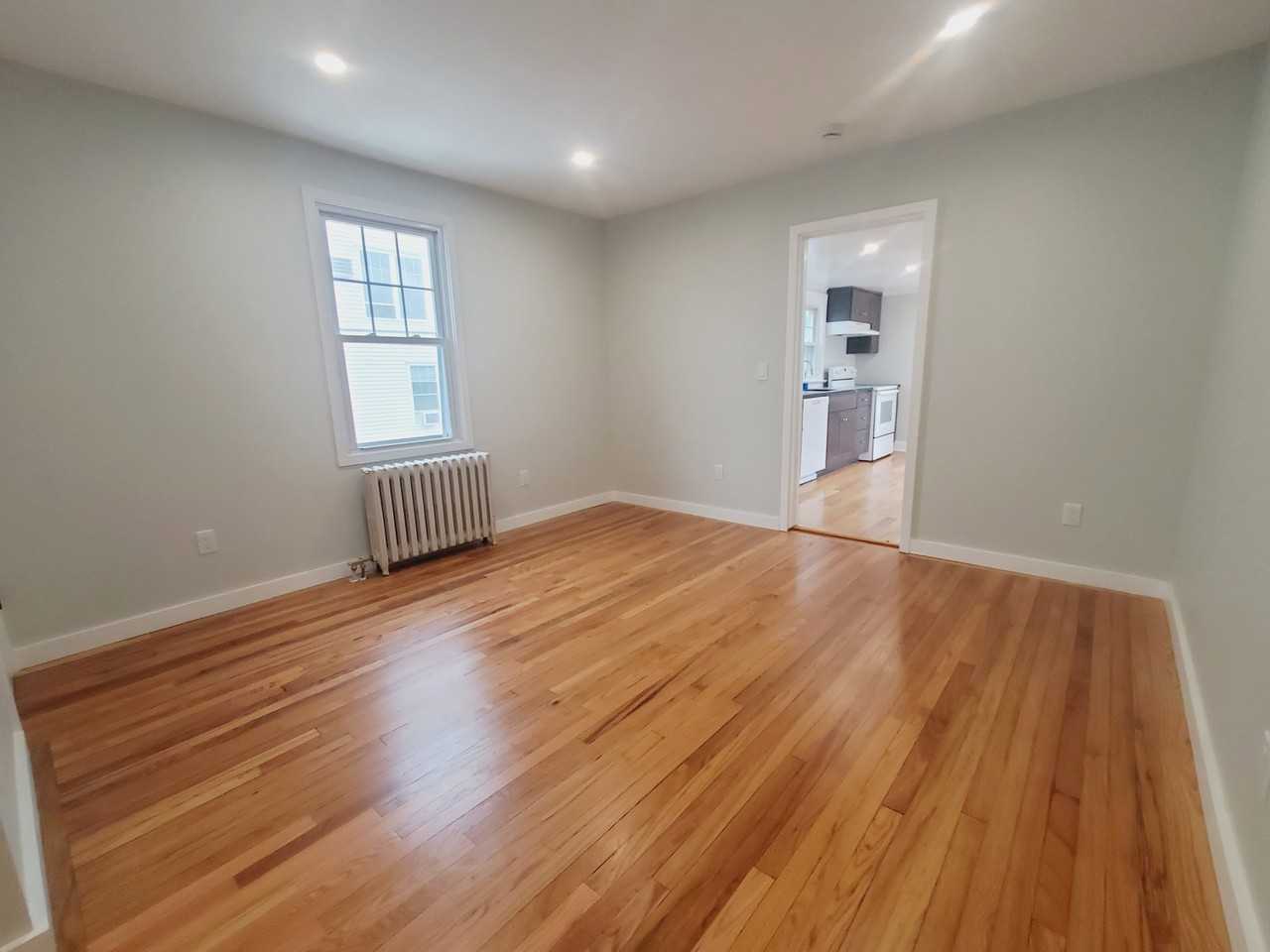 21 Cushing St #1 - Photo 5 of 8